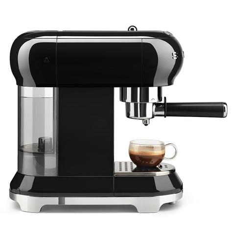 Smeg Espresso ve Cappuccino Makinesi